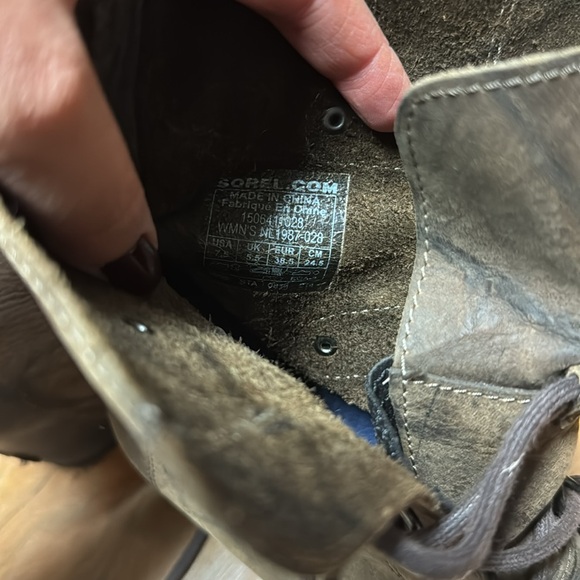 Sorel boots - Picture 5 of 5